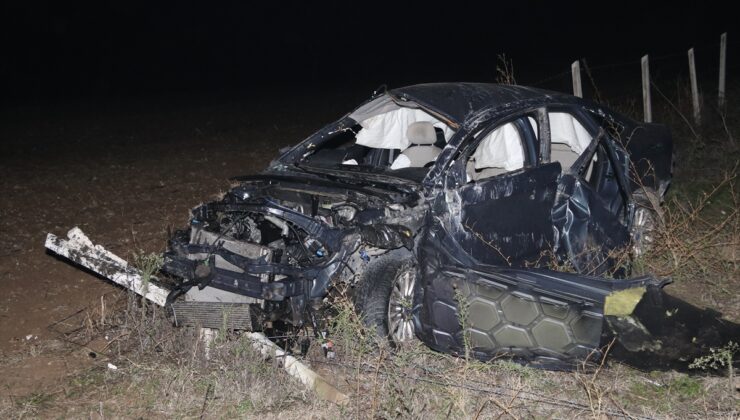 Amasya'da devrilen otomobildeki 1 kişi öldü,1 kişi yaralandı